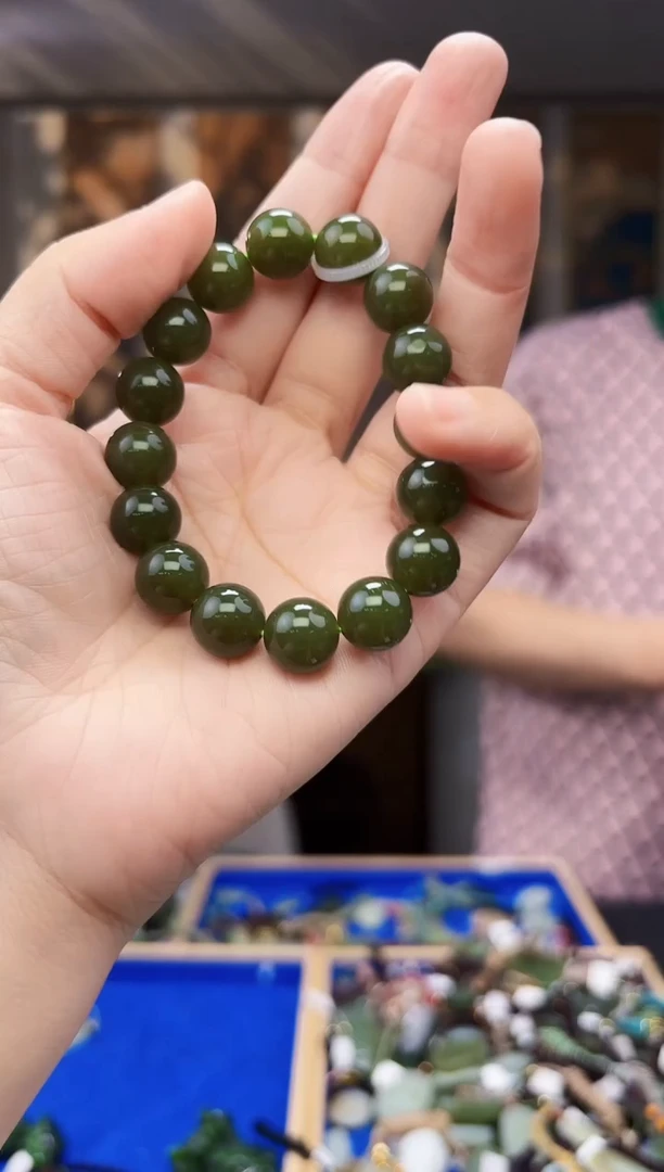 和田玉未镶嵌挂件拍一发一