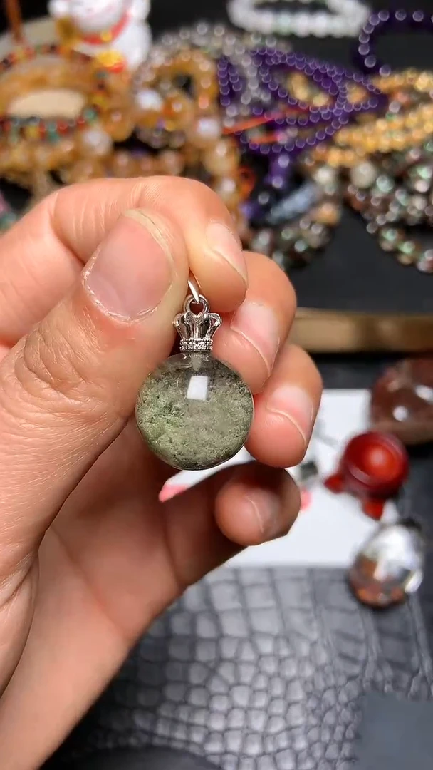 【闪购商品】水晶吊坠(赠链)未镶嵌79