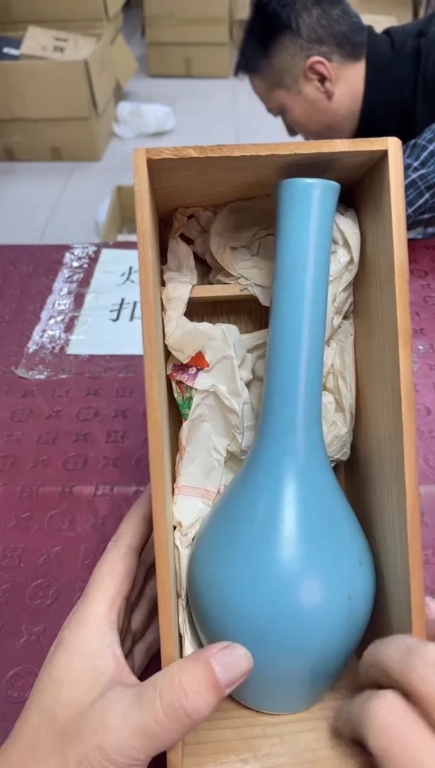 瓶默认微瑕，no退no换，介意勿拍