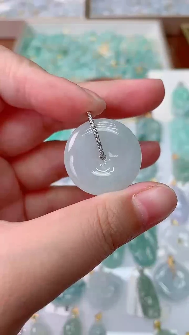 颈饰未镶嵌翡翠天然A货翡翠挂件