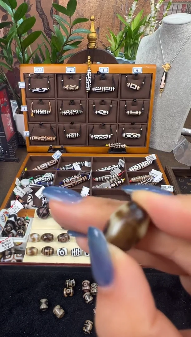 玛瑙/玉髓吊坠(不含链)未镶嵌11.（微瑕随机发货)