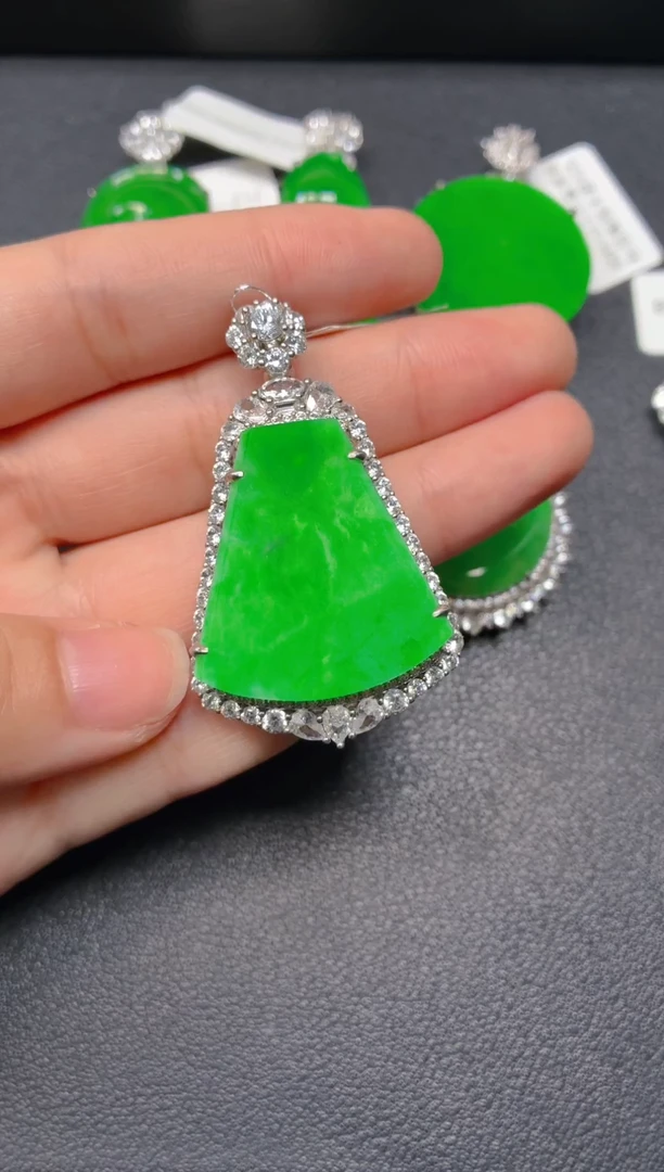 颈饰银S925镶嵌翡翠1