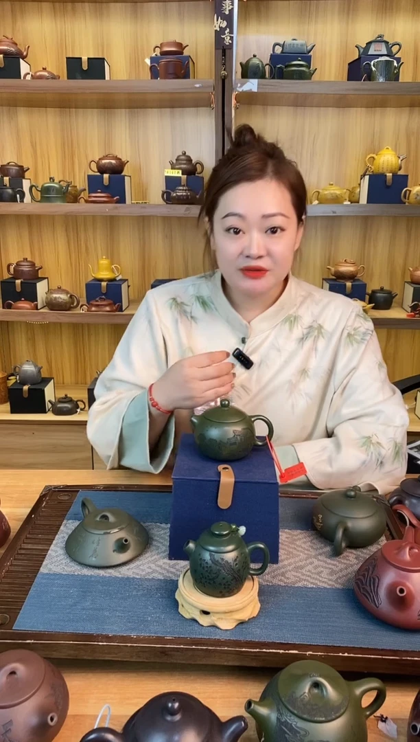 【闪购商品】紫砂茶壶绿泥刻绘西施【雪】