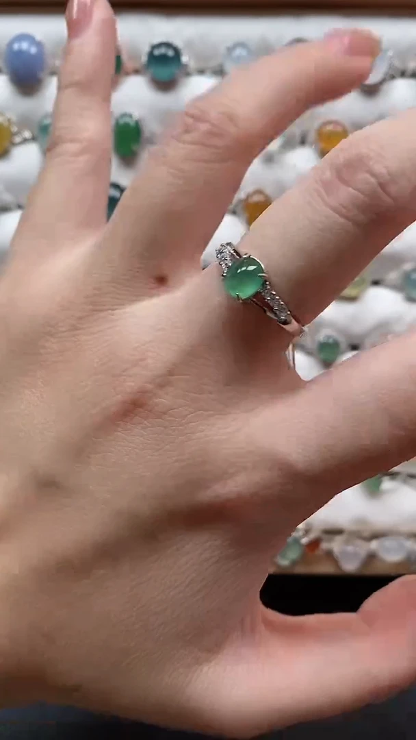 【闪购商品】翡翠戒指银S925镶嵌一物一证一礼盒