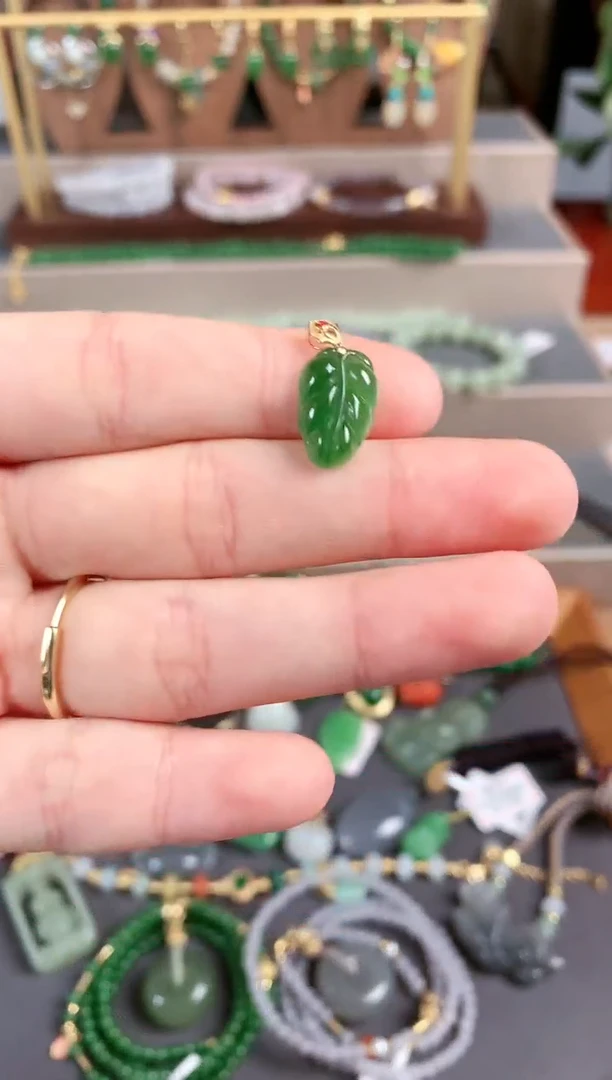 吊坠(不含链)18K金镶嵌和田玉1