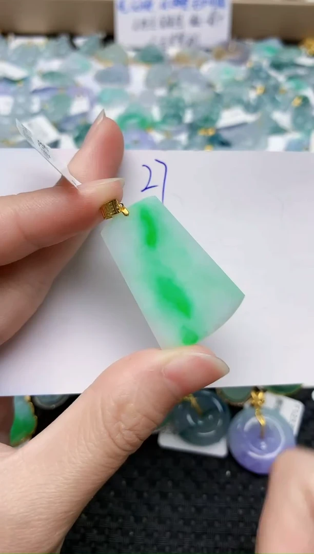 翡翠18K金镶嵌颈饰天然缅甸A货翡翠百元以上9元证书费自理