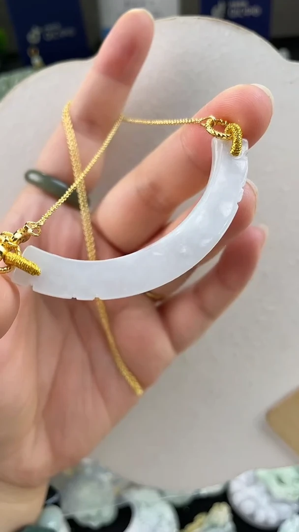 翡翠未镶嵌颈饰定制翡翠