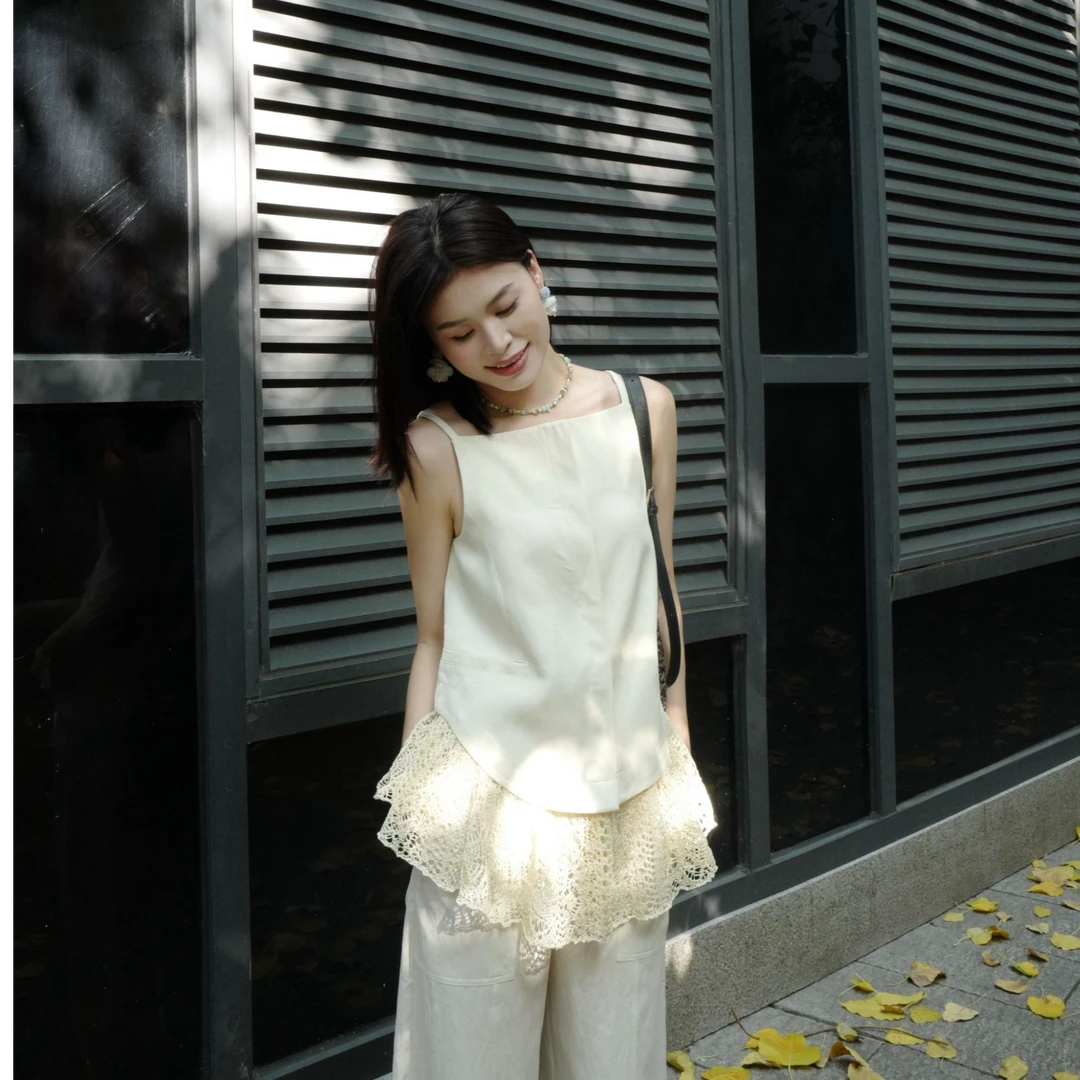 以类设计品牌 Midnattssol百褶蕾丝羽白吊带44310