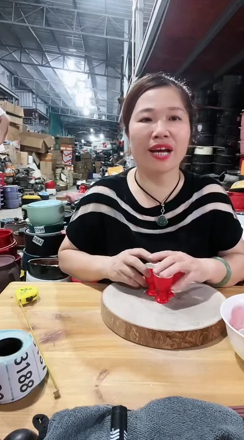 瑕疵红色小酒杯十个