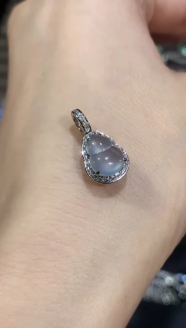 吊坠(不含链)18K金镶嵌翡翠B37