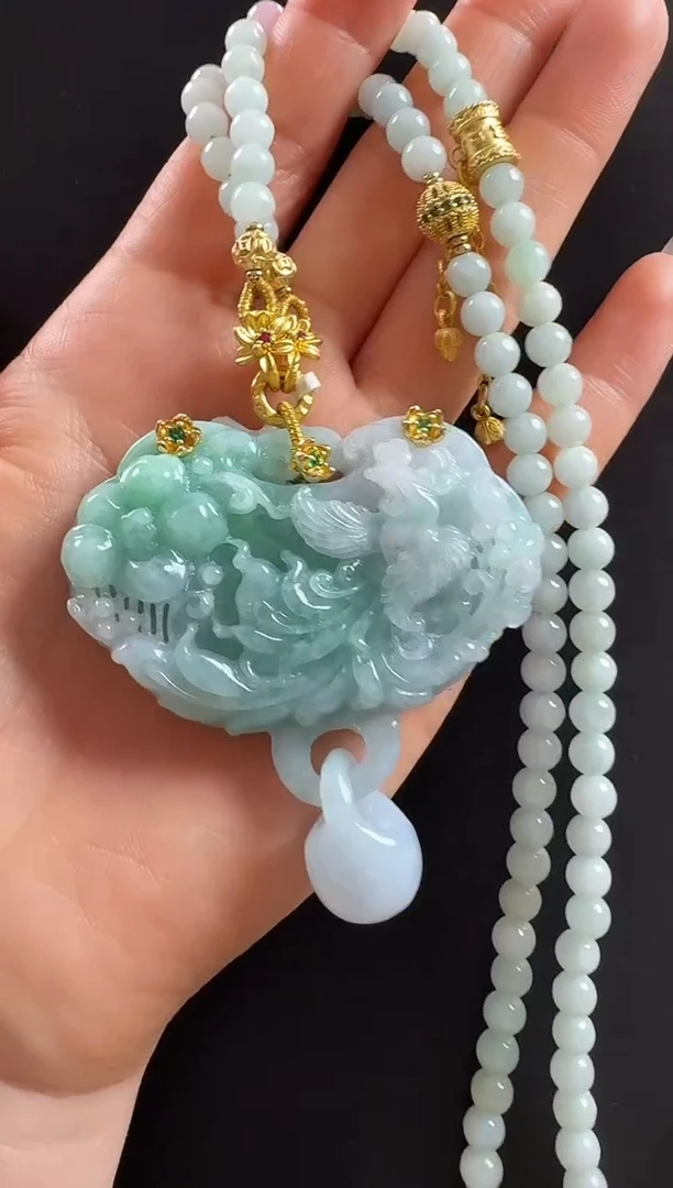 颈饰未镶嵌翡翠凤穿牡丹