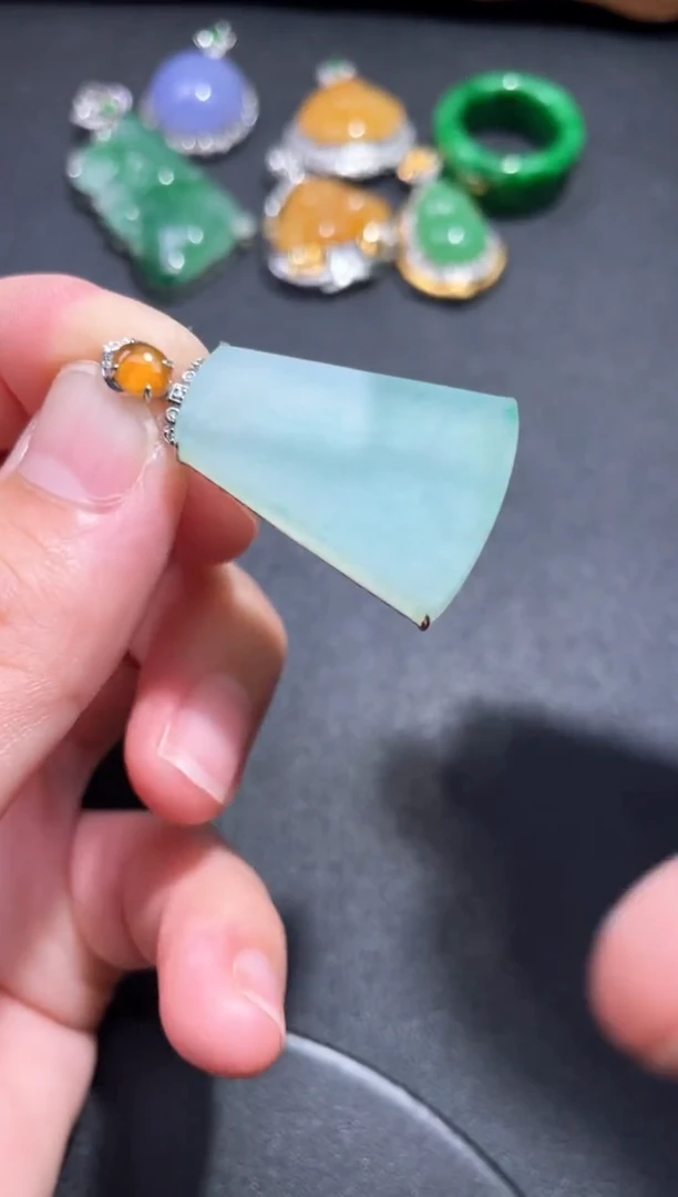 颈饰18K金镶嵌翡翠49