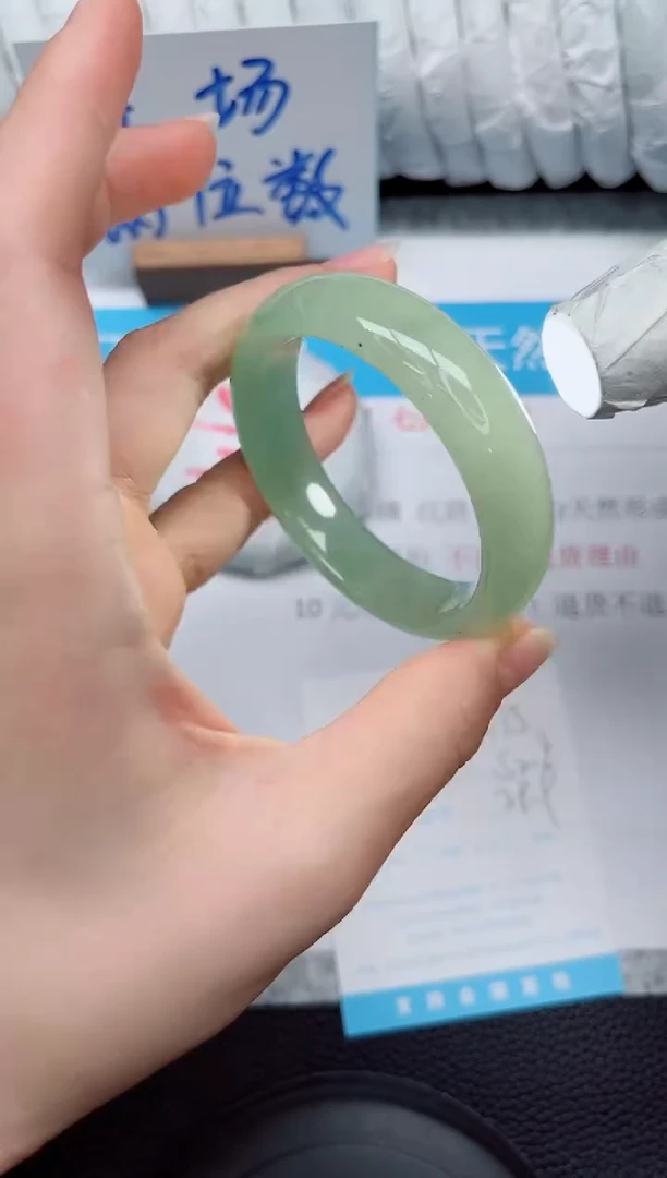 未镶嵌手镯石英质玉175-52.8