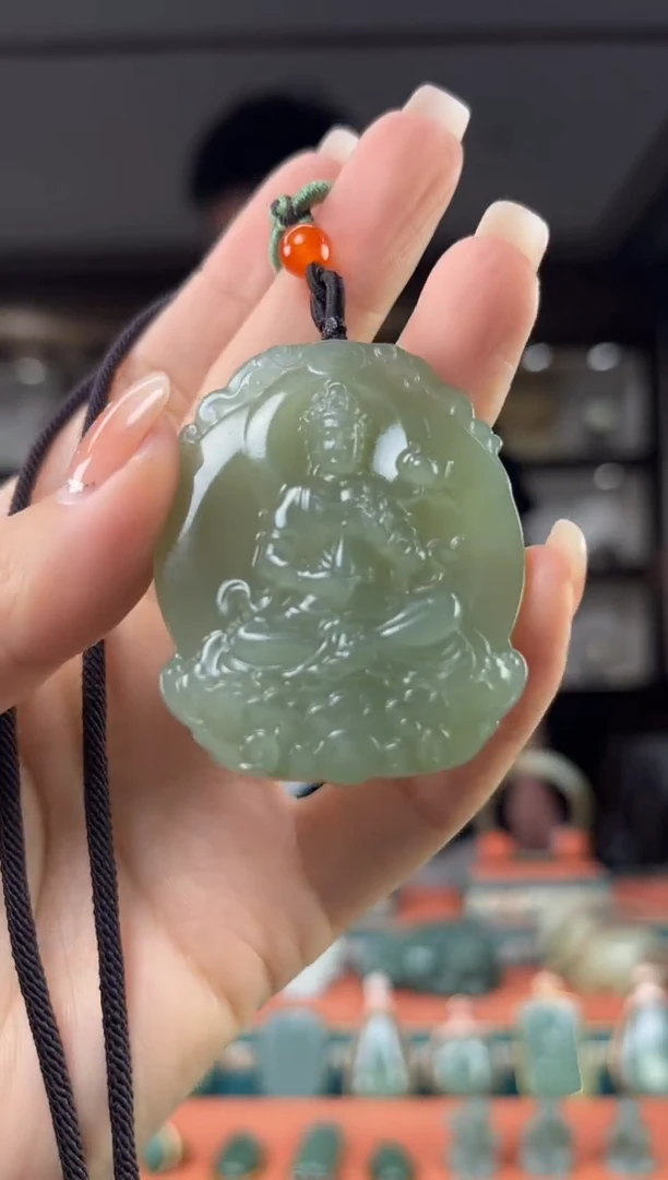 颈饰未镶嵌和田玉佩佩