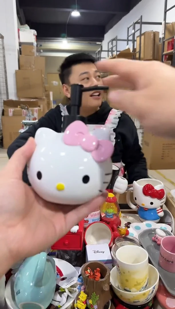 瓷片粉色kt猫头按压瓶