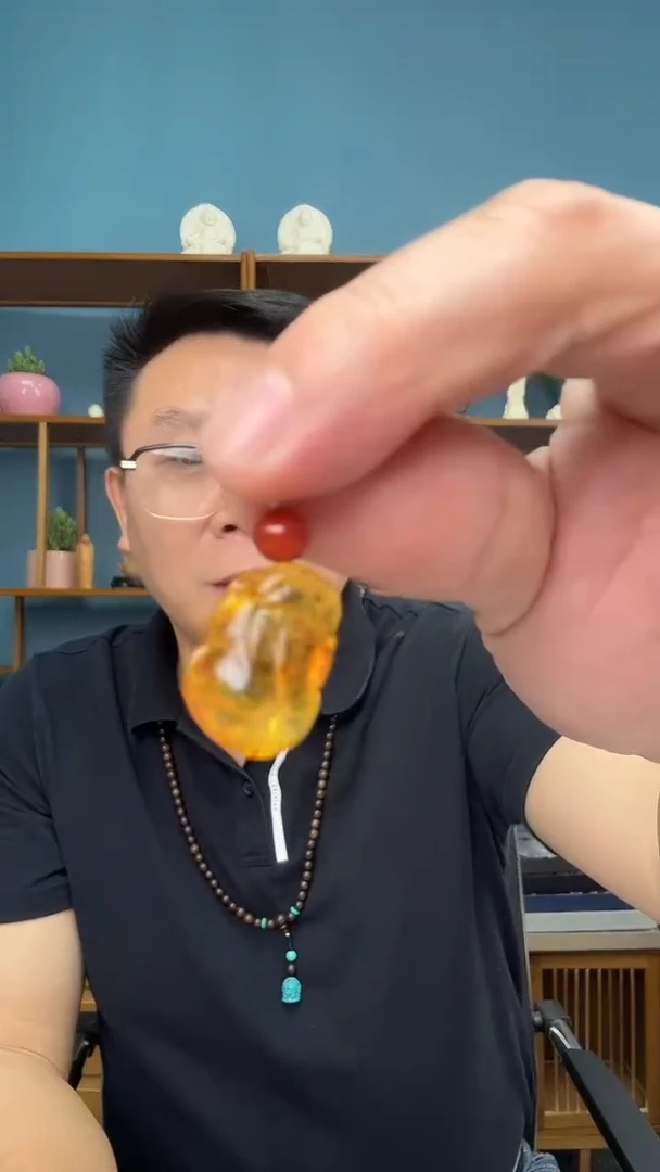 未镶嵌琥珀裸石30（有瑕介意勿拍）