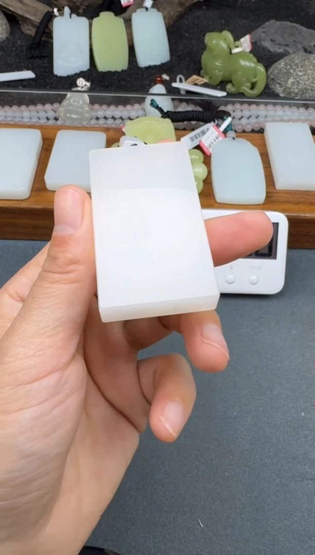 颈饰未镶嵌和田玉2