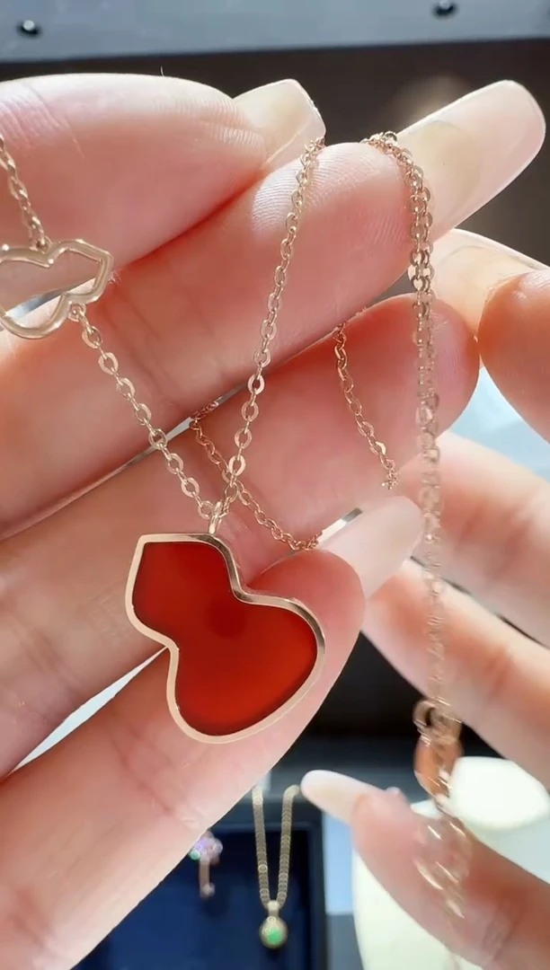 【闪购商品】玛瑙/玉髓项链18K金镶嵌双葫芦项链