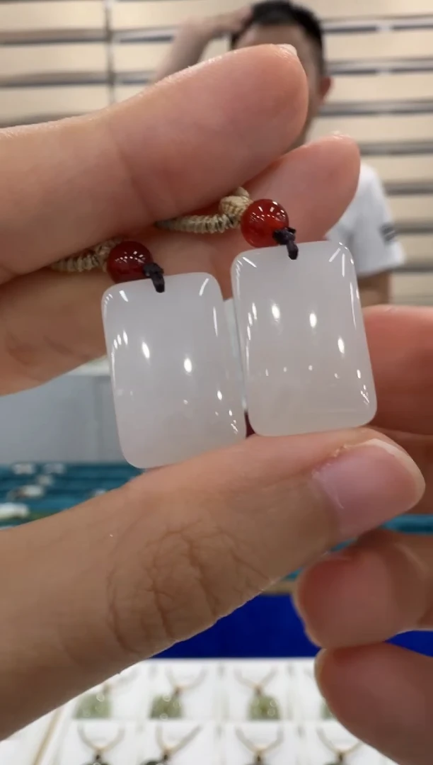 颈饰未镶嵌和田玉无事牌配绳多样性发一