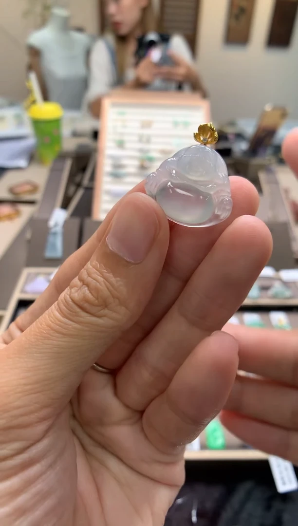 颈饰18K金镶嵌翡翠佛公