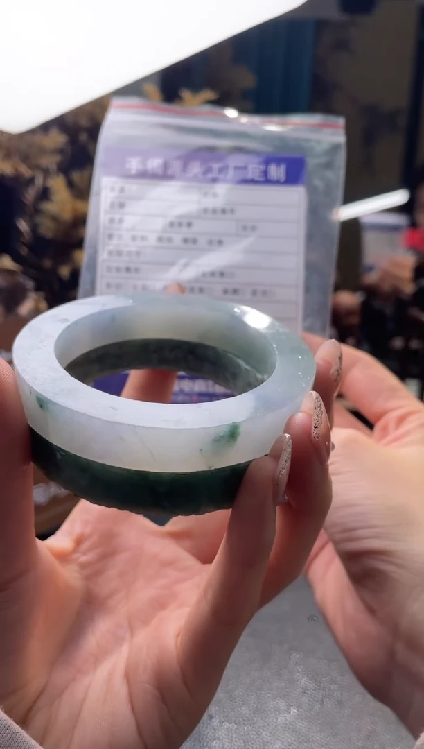 未镶嵌正圈定制翡翠抱****3定制手镯不退不换多样性发一件