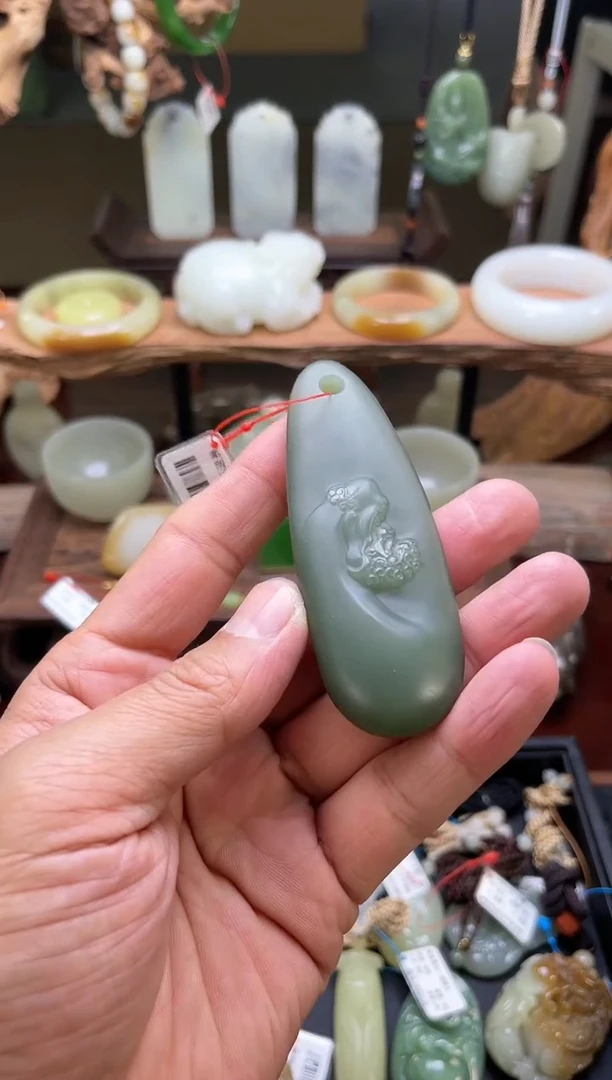 【闪购商品】和田玉吊坠未镶嵌青海湖水绿达摩9003067