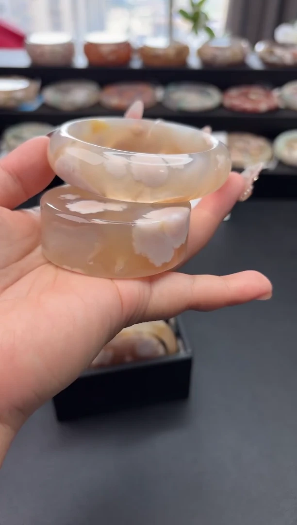 未镶嵌手镯石英质玉（59圈口）赠送镯心 无证书