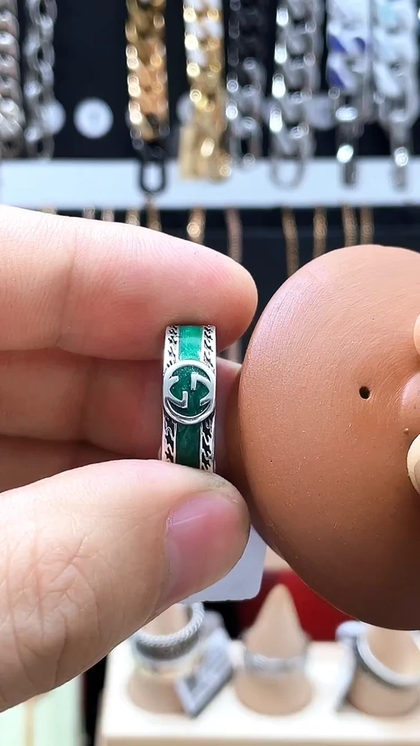 瓷片hdhjhfjjrrerrrtg