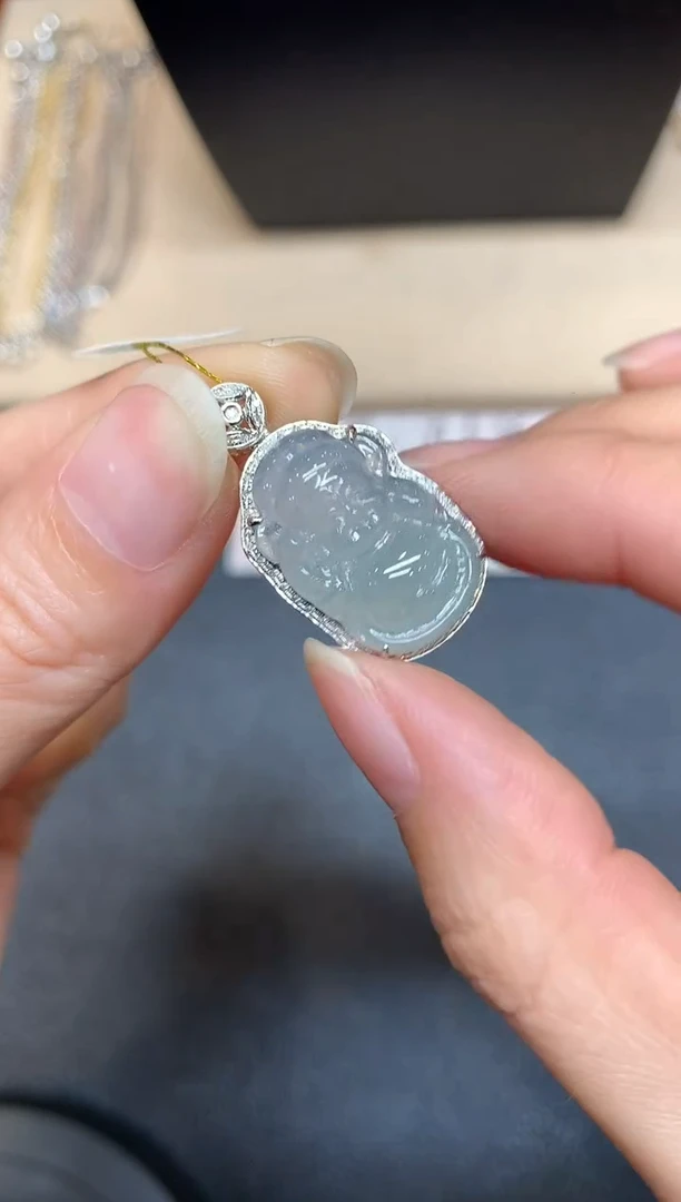 【闪购商品】翡翠颈饰18K金镶嵌【无鉴赏期