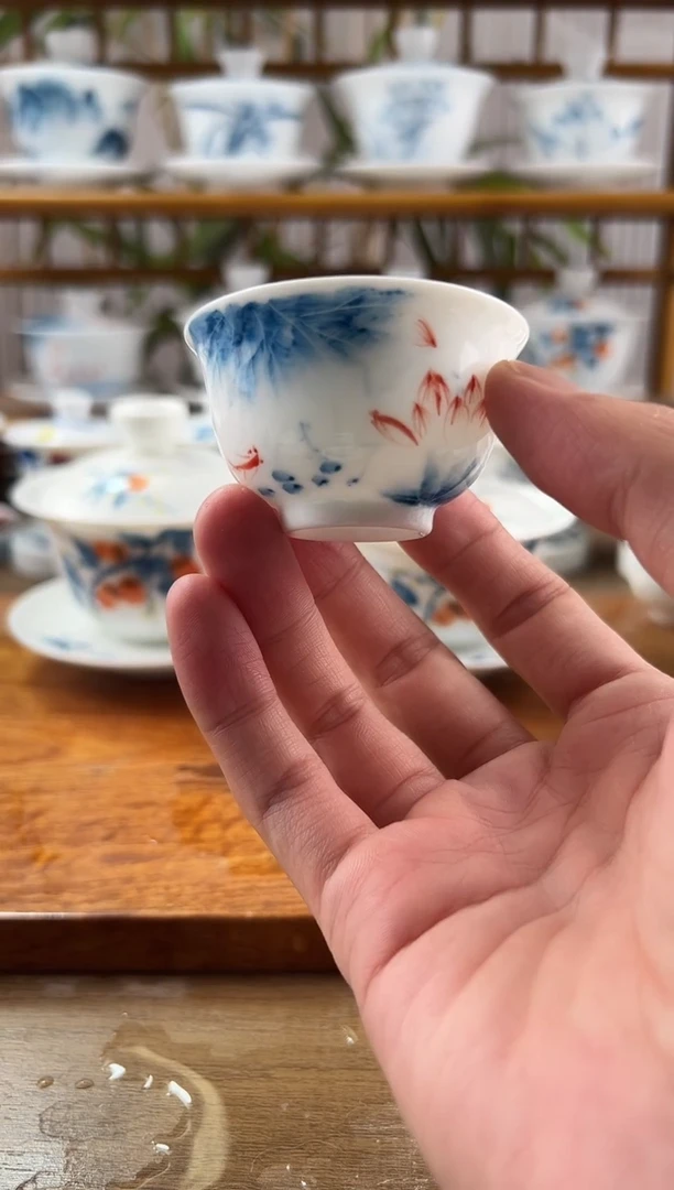 林****）微瑕蓝莲小和顺杯1个