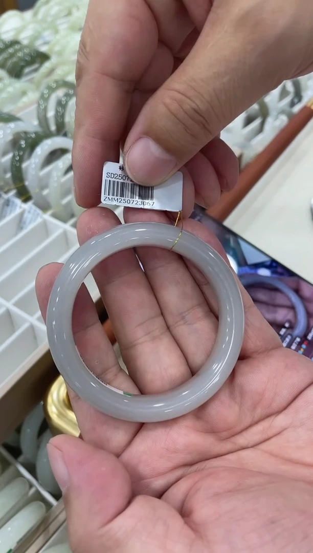 未镶嵌手镯和田玉52-53圈口 3067