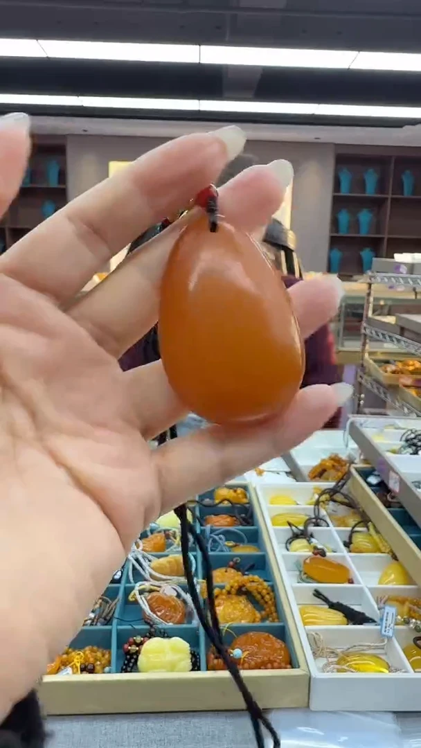 琥珀颈饰未镶嵌110秒拍号假一罚三