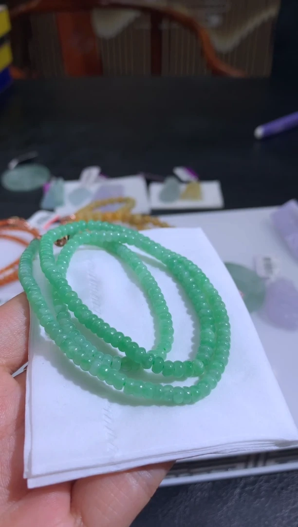 未镶嵌定制翡翠吃**的翡翠