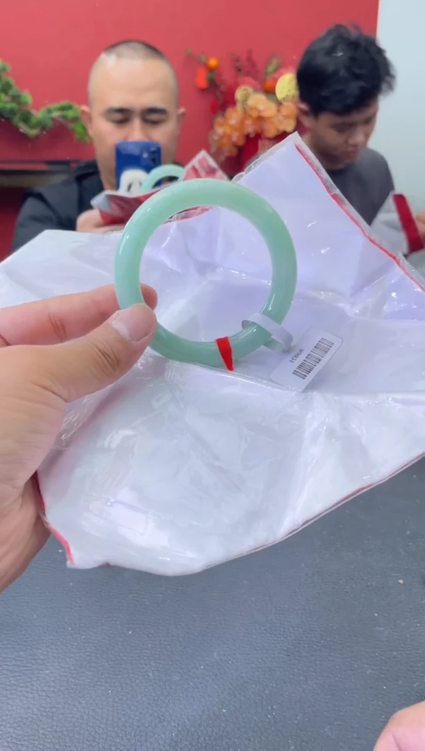 未镶嵌手镯翡翠3