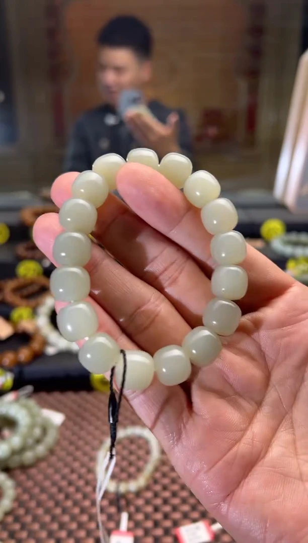 【闪购商品】和田玉手串未镶嵌且末料青白玉老型手串卡11*12