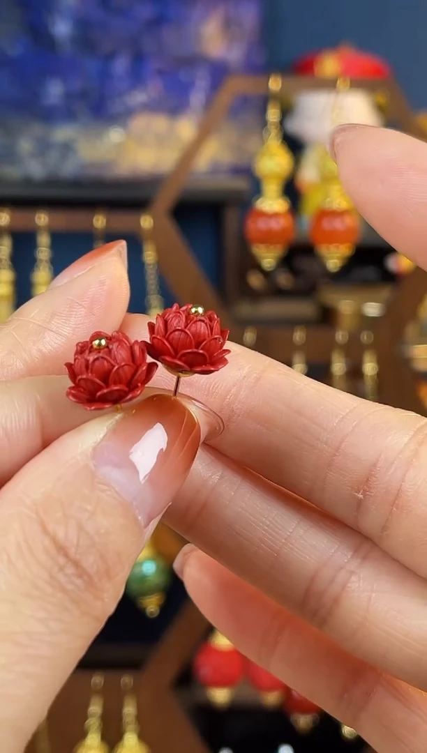 【闪购商品】红红莲花珐琅耳钉