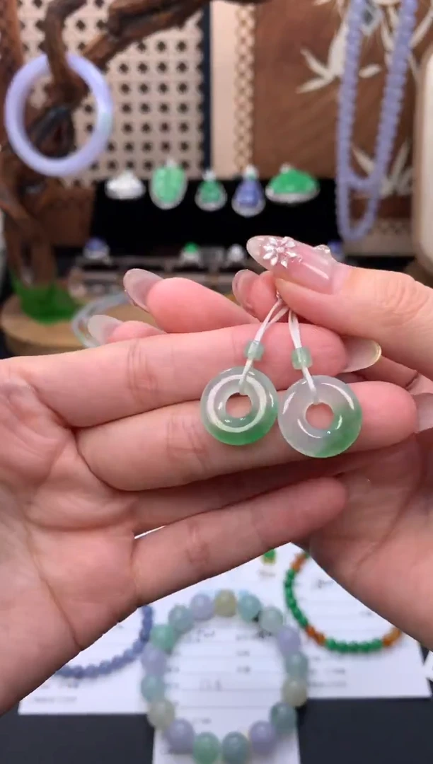 未镶嵌定制翡翠48小时鉴赏期 退货不扣服务费