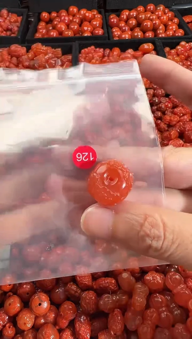 颈饰未镶嵌南红玛瑙1