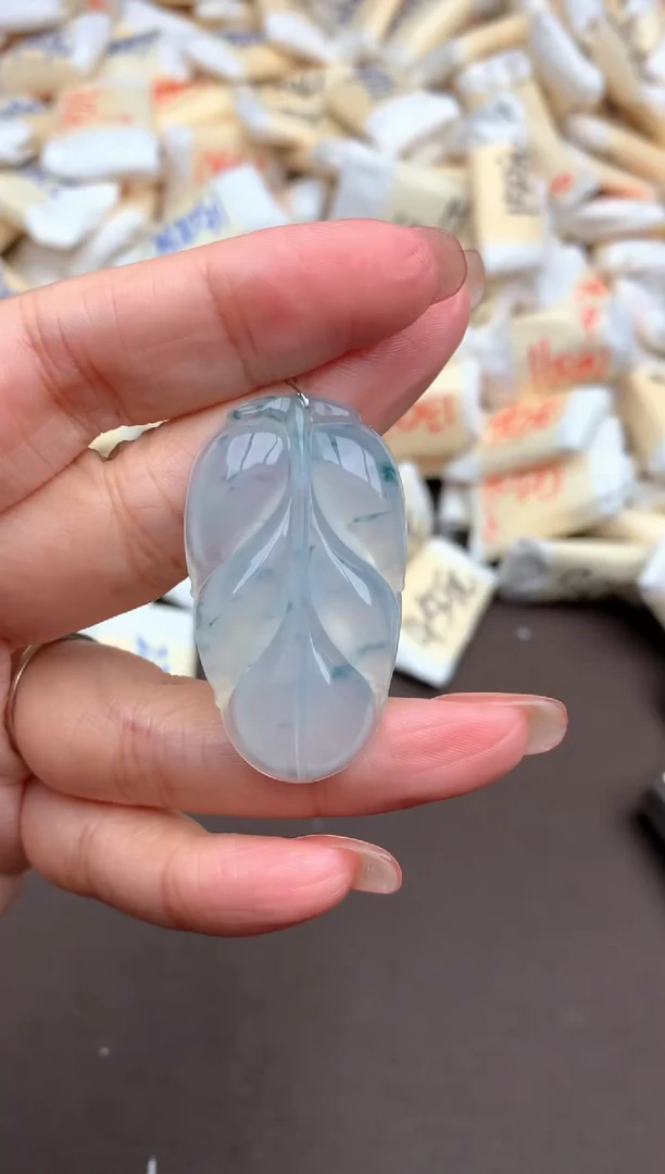 未镶嵌挂件翡翠—