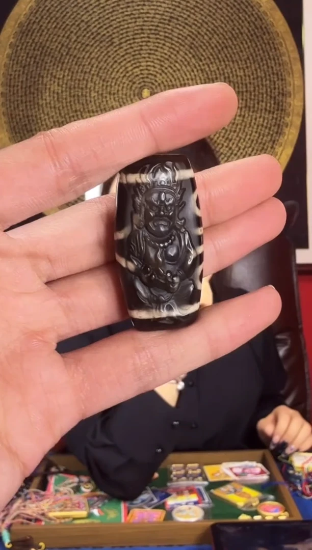 吊坠黑财神天珠-热贡纯手绘唐卡