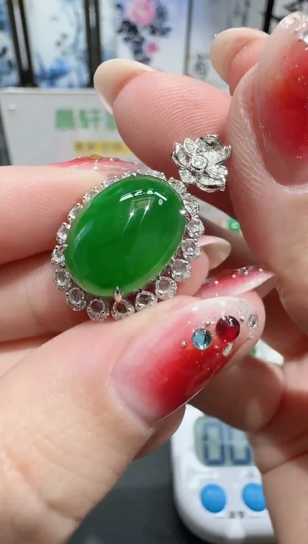 颈饰18K金镶嵌翡翠粗*寄售回流，24小时鉴赏期