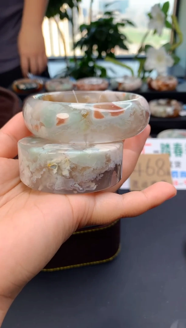 石英质玉手镯未镶嵌赠送镯心（圈口60