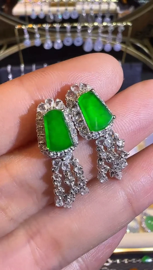 【闪购商品】翡翠耳饰18K金镶嵌满绿无事牌耳钉