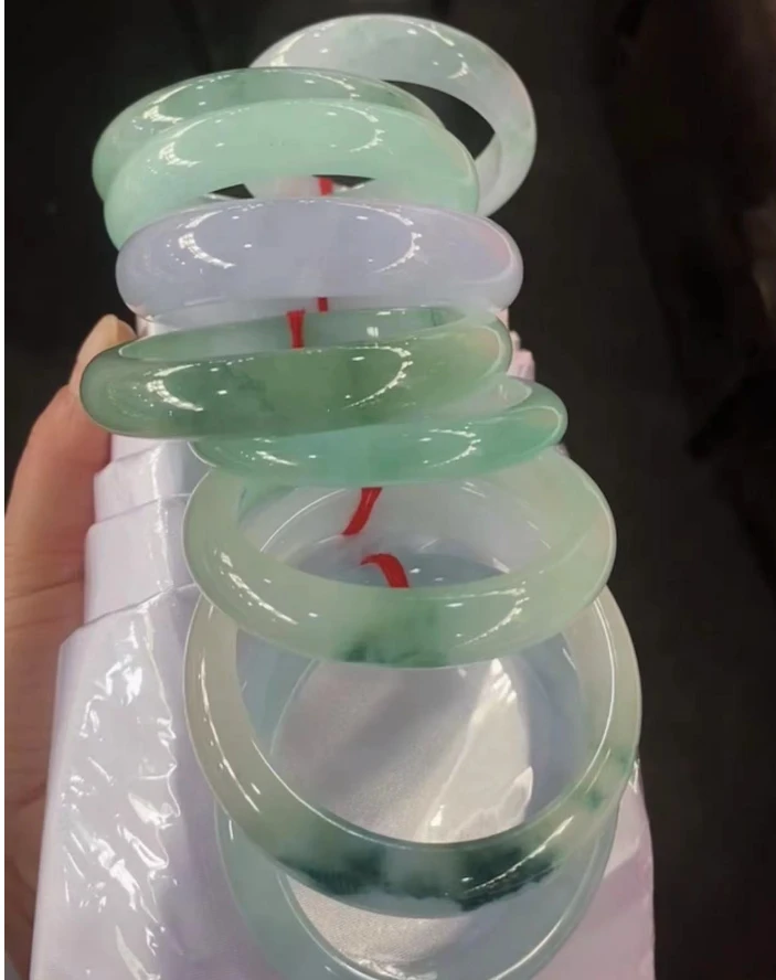 时尚女王冰透美人手镯