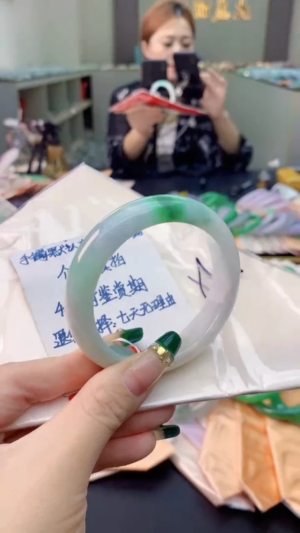 翡翠手镯未镶嵌0516767937