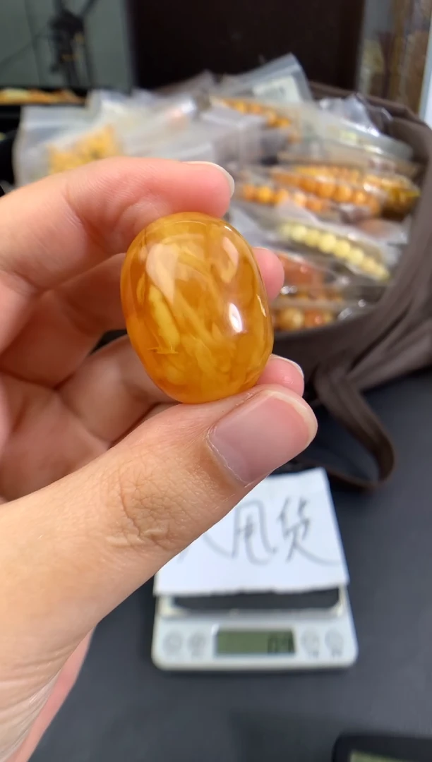 蜜蜡未镶嵌珠宝奇石1