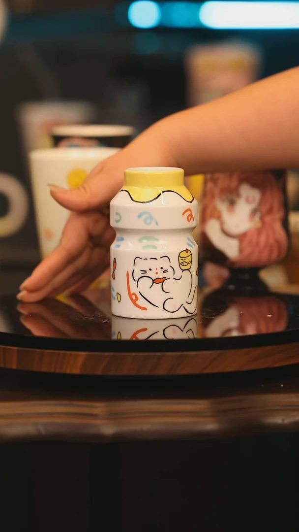 【闪购商品】摆件景德镇釉下彩绘设计师款陶瓷