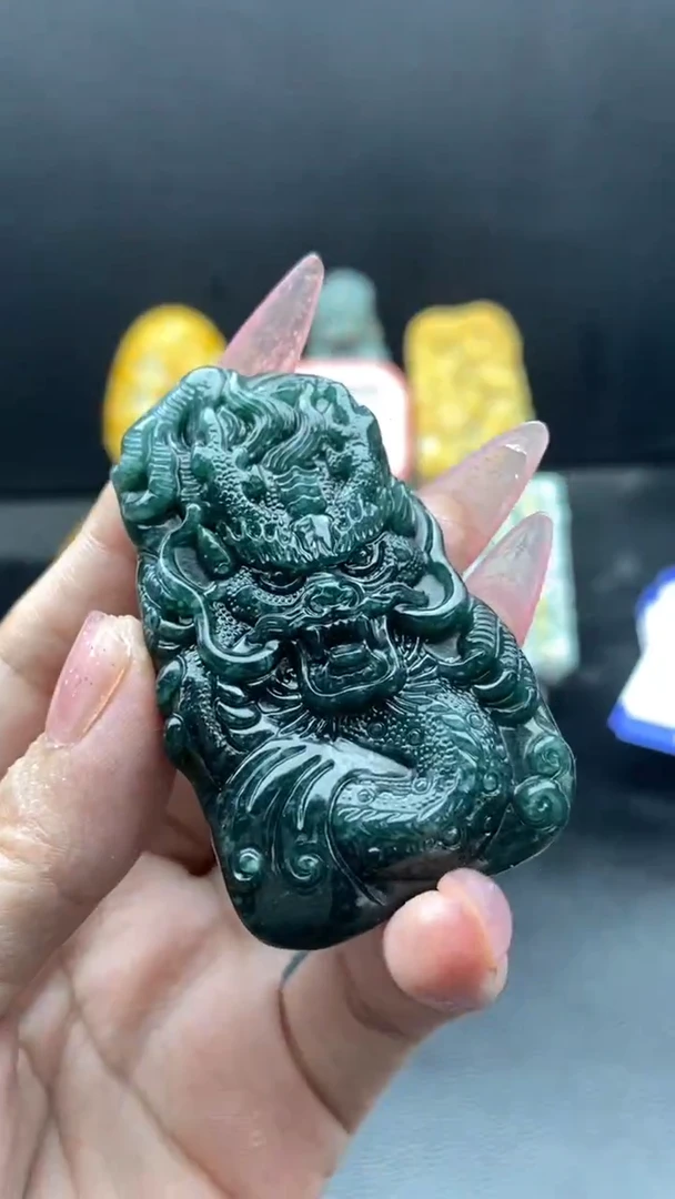 定制翡翠未镶嵌挂件