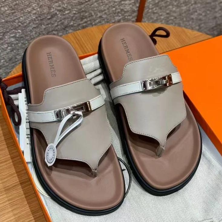 全新未使用 Hermes/爱马仕 kelly扣人字拖/38码