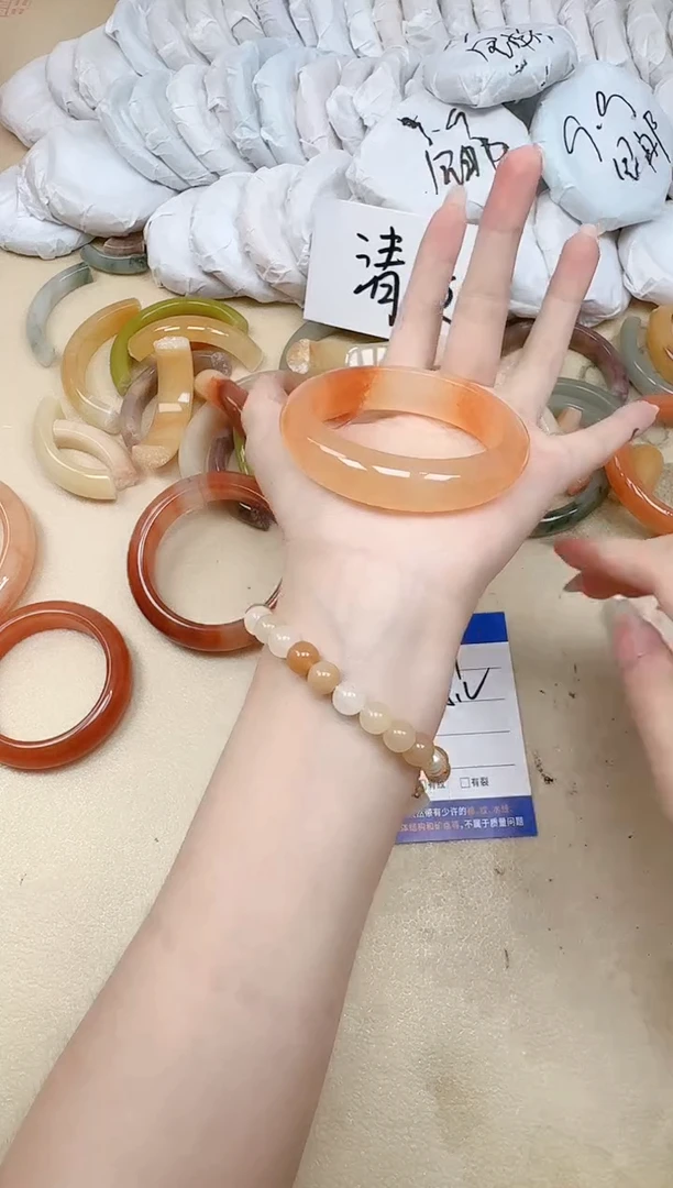 未镶嵌手镯石英质玉281/55.2